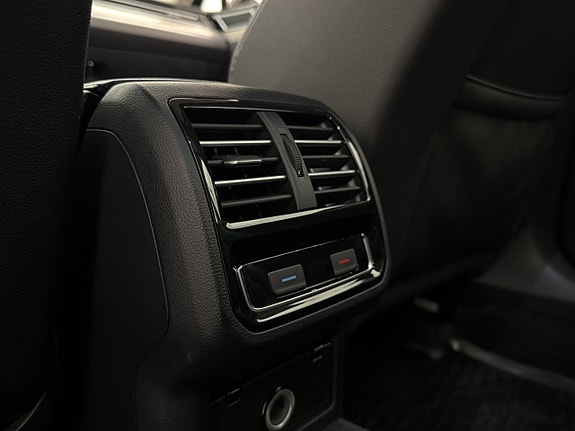 Volkswagen Passat 22 of 28