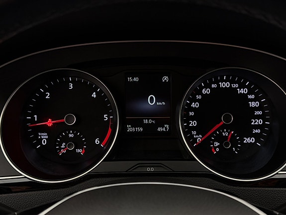 Volkswagen Passat 15 of 28