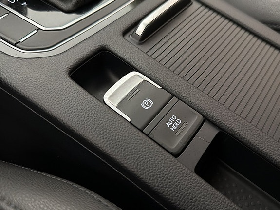 Volkswagen Passat 24 of 28
