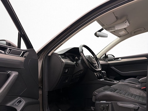 Volkswagen Passat 8 of 28