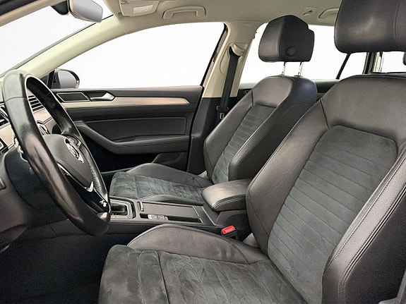 Volkswagen Passat 9 of 28