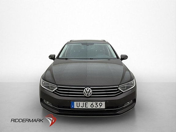 Volkswagen Passat 2 of 28