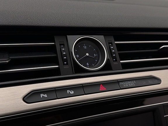 Volkswagen Passat 25 of 28