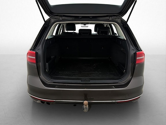 Volkswagen Passat 27 of 28