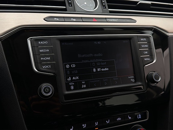 Volkswagen Passat 19 of 28
