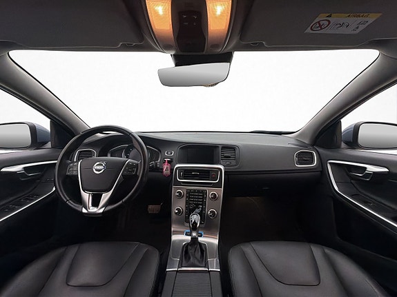 Volvo V60 14 of 27