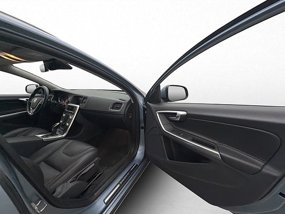 Volvo V60 12 of 27