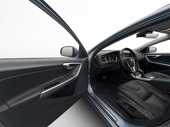 Volvo V60 8 of 27