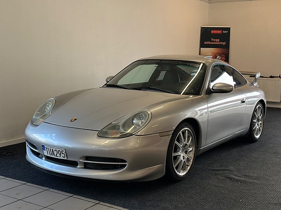 Porsche 911 Carrera 4 of 25