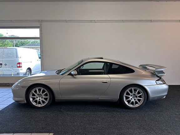 Porsche 911 Carrera 9 of 25