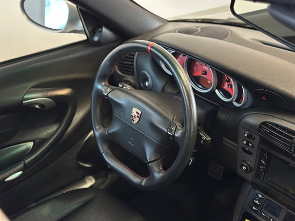 Porsche 911 Carrera 11 of 25
