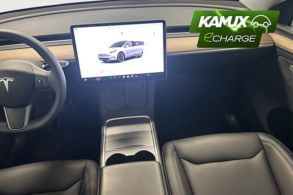 Tesla Model Y 11 of 26