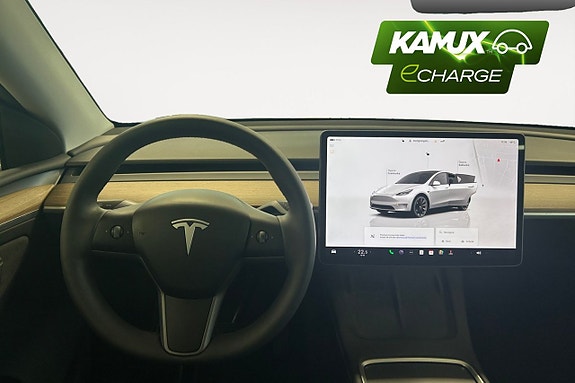 Tesla Model Y 12 of 26