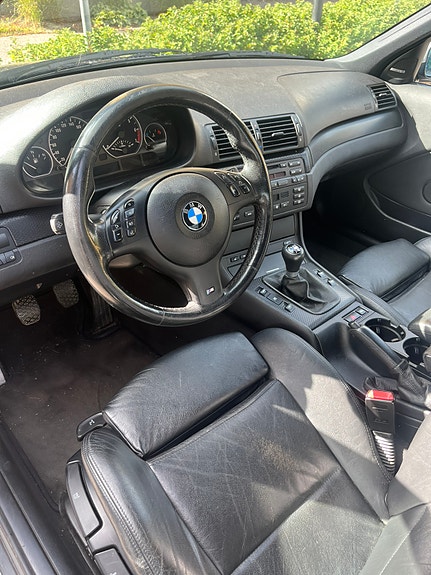BMW 330i 3 of 10