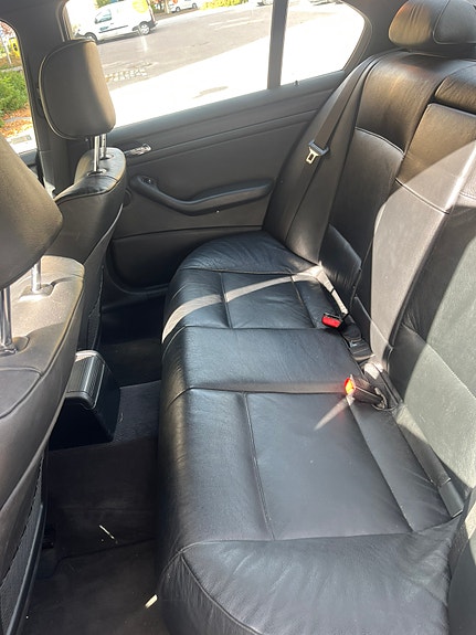 BMW 330i 4 of 10