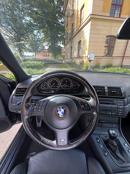 BMW 330i 6 of 10