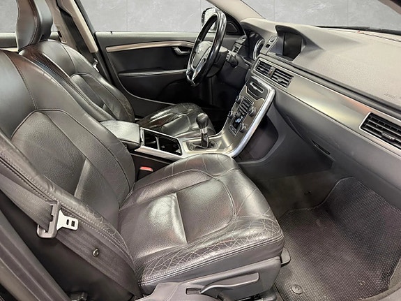 Volvo V70 11 of 16