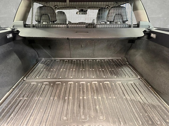 Volvo V70 12 of 16