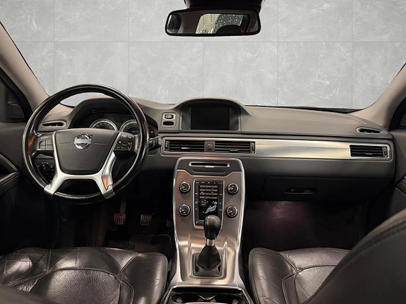 Volvo V70 7 of 16