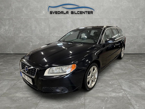 Volvo V70 3 of 16