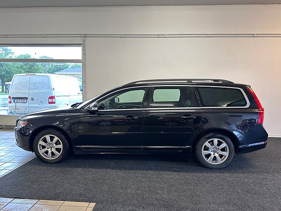 Volvo V70 9 of 22