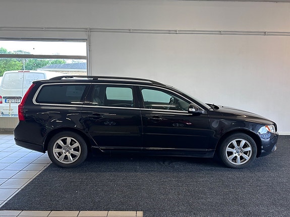 Volvo V70 6 of 22