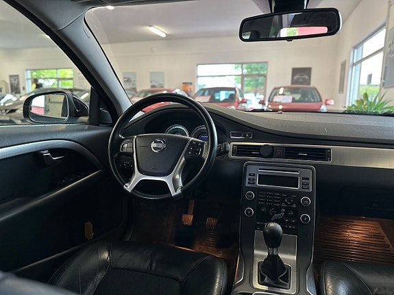 Volvo V70 11 of 22
