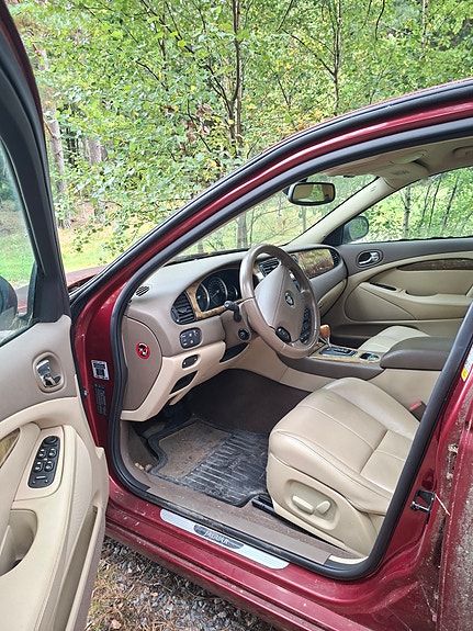 Jaguar S-TYPE 3 of 3