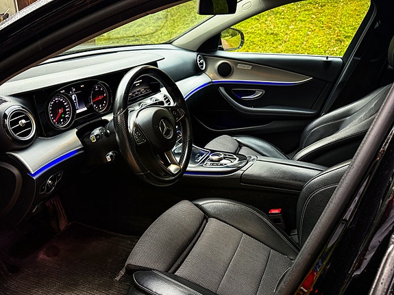 Mercedes-Benz E220 5 of 11