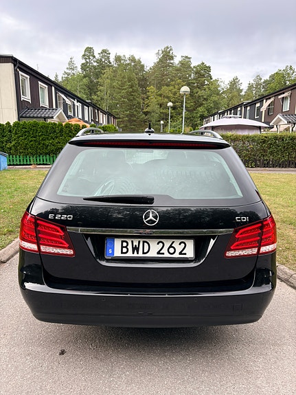 Mercedes-Benz E220 10 of 14
