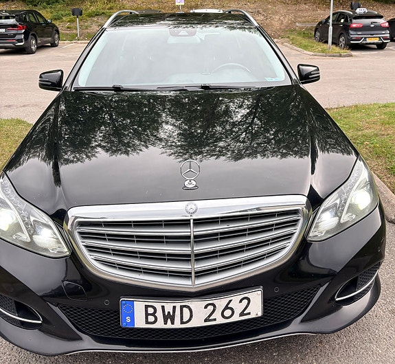 Mercedes-Benz E220 8 of 14