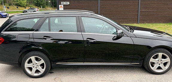Mercedes-Benz E220 6 of 14