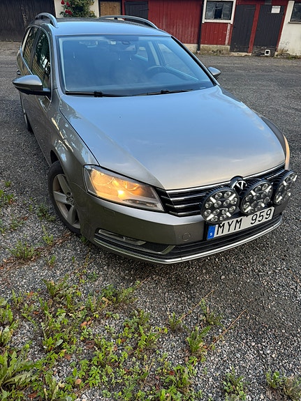 Volkswagen Passat 5 of 11