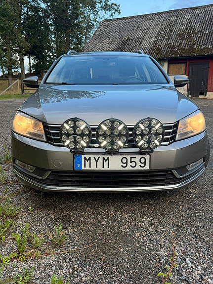 Volkswagen Passat 4 of 11