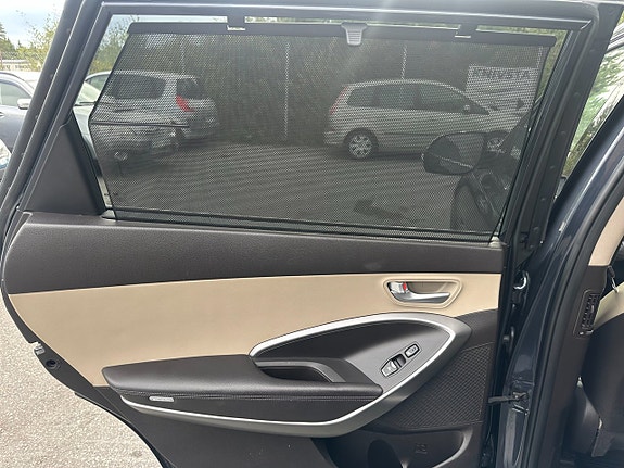 Hyundai Grand Santa Fe 26 of 30