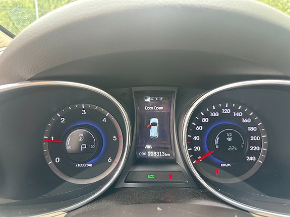 Hyundai Grand Santa Fe 9 of 30