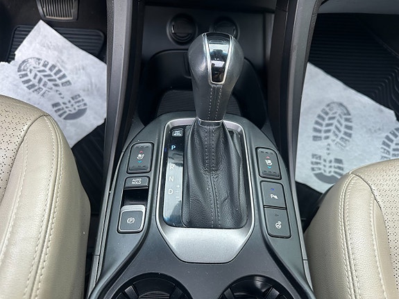 Hyundai Grand Santa Fe 13 of 30