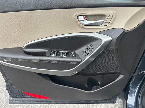 Hyundai Grand Santa Fe 25 of 30