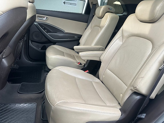 Hyundai Grand Santa Fe 20 of 30