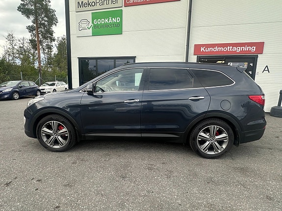 Hyundai Grand Santa Fe 4 of 30