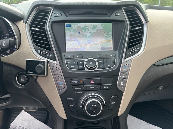 Hyundai Grand Santa Fe 11 of 30