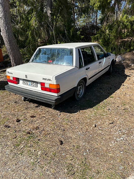 Volvo 740 2 of 4