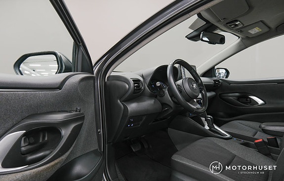 Toyota Yaris 7 of 20