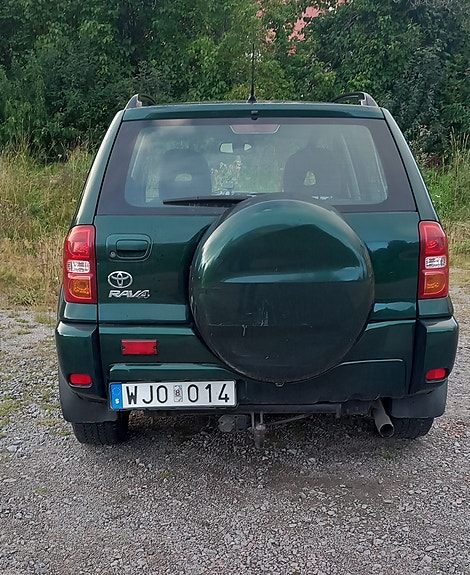 Toyota RAV4 4 of 7