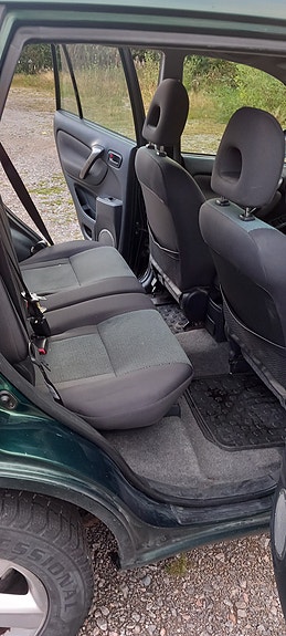 Toyota RAV4 7 of 7