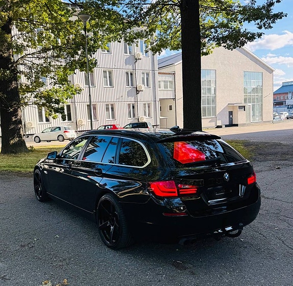 BMW 520d 2 of 12
