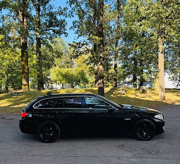 BMW 520d 4 of 12