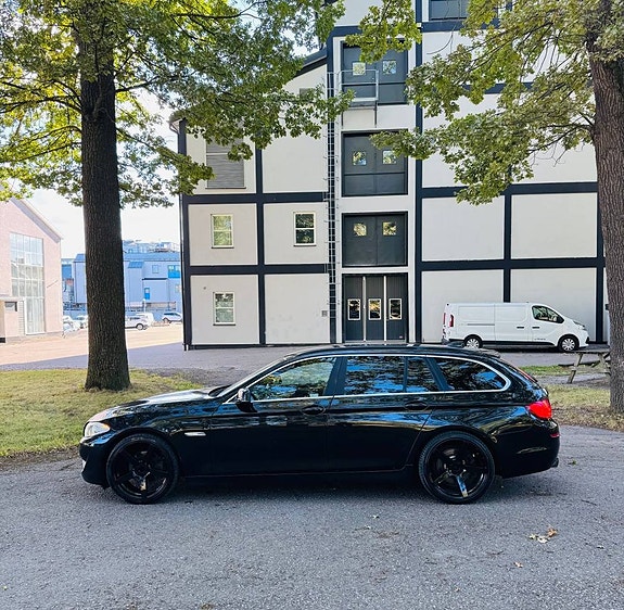 BMW 520d 3 of 12