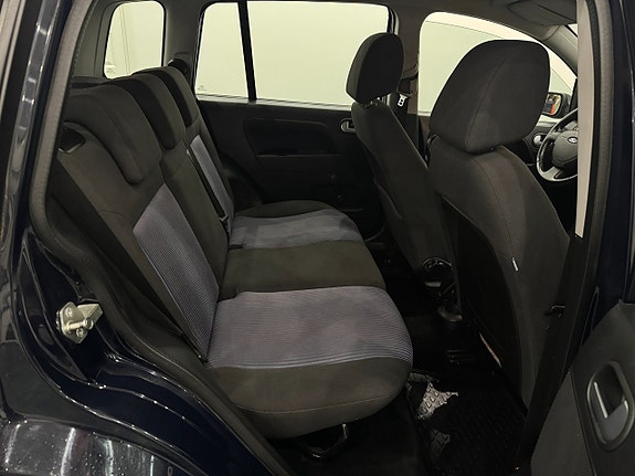Ford Fusion 8 of 19