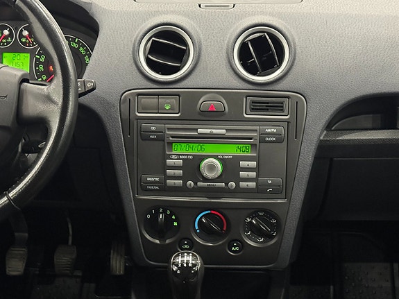 Ford Fusion 11 of 19